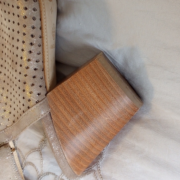 Isola Heels - Picture 9 of 11